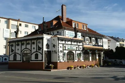 Das Gebäude in dem sich das Hotel befindet