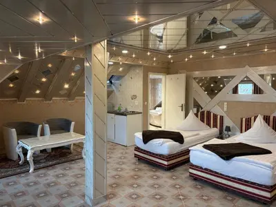 Ein Bett oder Betten in einem Zimmer der Unterkunft Central Hotel