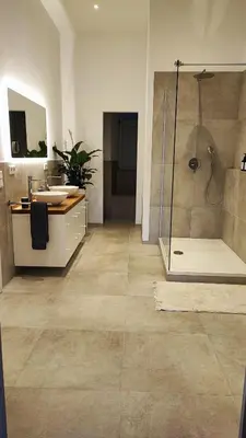 Ein Badezimmer in der Unterkunft Moderner Luxus in barockem Gewand