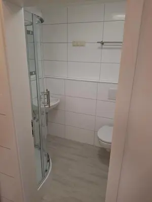 Ein Badezimmer in der Unterkunft Apartmenthaus Edingen