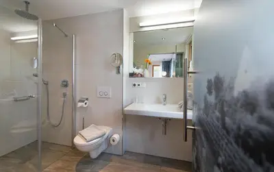Ein Badezimmer in der Unterkunft Landhotel im Klostereck