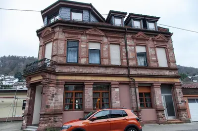 Das Gebäude in dem sich die Ferienwohnung befindet