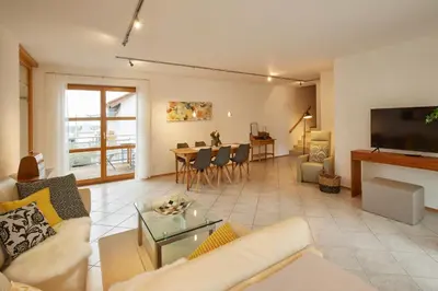 TV/Unterhaltungsangebot in der Unterkunft Winzerlodge, Wohnung Kirchberg