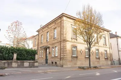 Das Gebäude in dem sich die Ferienwohnung befindet