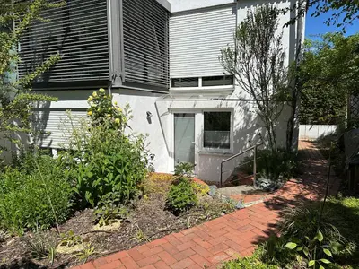 Ein Garten an der Unterkunft Einliegerwohnung in Waldnähe