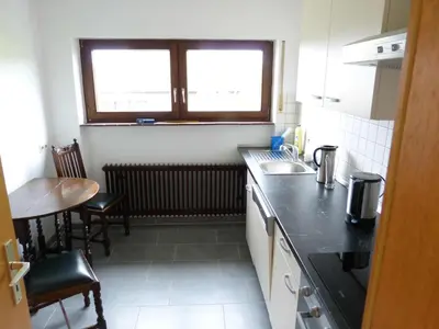Küche/Küchenzeile in der Unterkunft Große Ferienwohnung Sinsheim-Dühren
