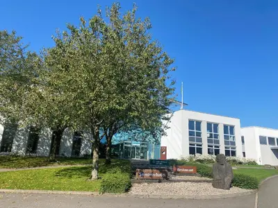 Ein Garten an der Unterkunft Seminarhotel in der Manfred-Sauer-Stiftung