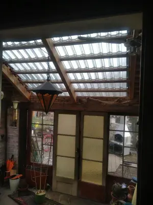 Das Gebäude in dem sich das Ferienhaus befindet