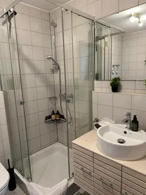 Ein Badezimmer in der Unterkunft BELLA - Business&Family - 200m zum Schloßeingang, Parkplatz, SmartTV, Netflix, Waschmaschine, 24h Checkin, 41qm, WLAN