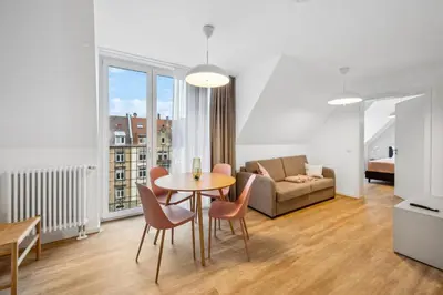 Ein Sitzbereich in der Unterkunft Limehome Karlsruhe Sophienstr