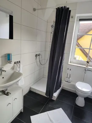 Ein Badezimmer in der Unterkunft ACR-Accommodations, Gästezimmer, Monteurunterkünfte