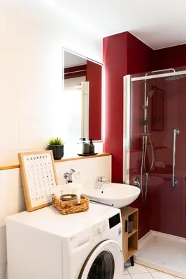 Ein Badezimmer in der Unterkunft LuBu Stay Central, Cozy, with Workspace and Parking