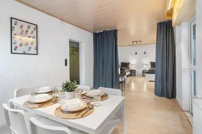 Ein Sitzbereich in der Unterkunft RI02 Wohnung mit großer Terrasse