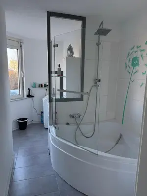 Ein Badezimmer in der Unterkunft Miracle House 160qm Terrasse, Parkplatz & Internet 100mBit -SELF CHECK IN-