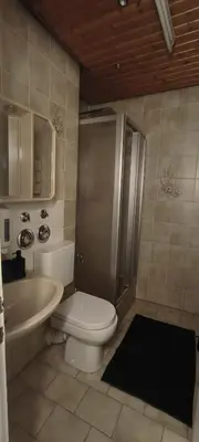 Ein Badezimmer in der Unterkunft MINDESTBUCHUNG 3 Monate!!! Optimal gelegen in NI, nur 10 km nach Frankfurt Main und zum Flughafen