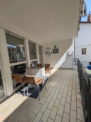 Ein Balkon oder eine Terrasse in der Unterkunft Große helle Wohnung nähe Audi und Lidl IT