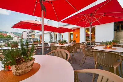 Ein Restaurant oder anderes Speiselokal in der Unterkunft Hotel Goll Pforzheim-Niefern