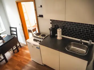 Küche/Küchenzeile in der Unterkunft Charming old town apartment - Central in Neustadt
