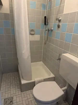 Ein Badezimmer in der Unterkunft Hotel Main Taunus