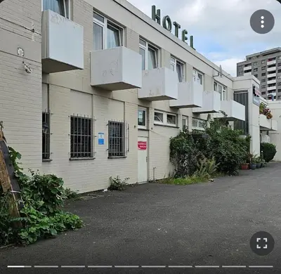 Das Gebäude in dem sich das Hotel befindet