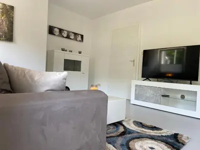 TV/Unterhaltungsangebot in der Unterkunft Ferienhaus Mayer Dahn Wohnung Neven