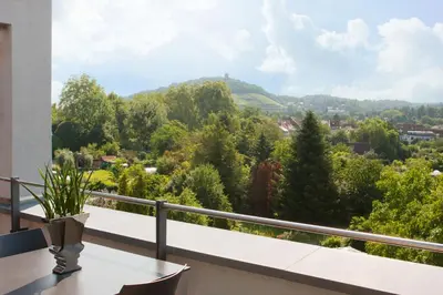 Ein allgemeiner Bergblick oder ein Berglick von der Ferienwohnung aus