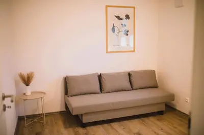 Ein Sitzbereich in der Unterkunft HUGOS Design House am Waldrand - ruhig & modern