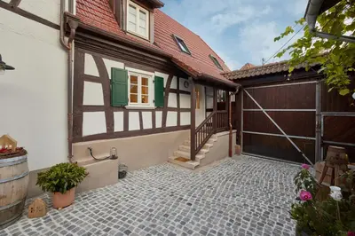 Das Gebäude in dem sich die Ferienwohnung befindet