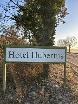 Ein Zertifikat, Auszeichnung, Logo oder anderes Dokument, das in der Unterkunft Hotel Hubertus Gernsheim Rhein ausgestellt ist