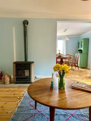 Ein Sitzbereich in der Unterkunft Zita Ferienhäuser - Ferienhaus Burgi
