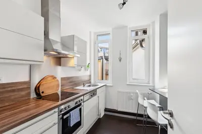 Küche/Küchenzeile in der Unterkunft Zentral gelegenes 2BR Cityapartment in Neustadt an der Weinstraße