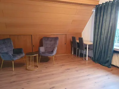 Ein Sitzbereich in der Unterkunft Privatzimmer an der Universitätsklinik Mainz