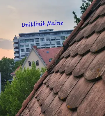 Das Gebäude in dem sich das Privatzimmer befindet