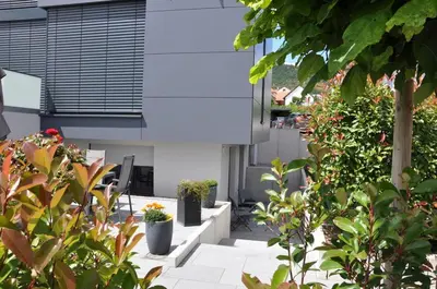 Ein Garten an der Unterkunft Ferienwohnung Schwind in Weyher in der Pfalz