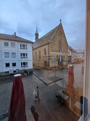Das Gebäude in dem sich das Aparthotel befindet