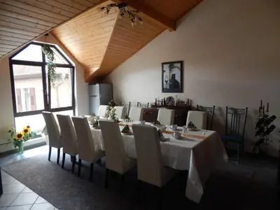 Ein Sitzbereich in der Unterkunft Gästehaus Rebstock im Weingut Schrauth-Becker