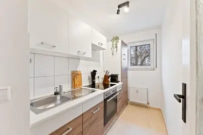 Küche/Küchenzeile in der Unterkunft Kingsize Bett, zwei Zimmer, Waschmaschine, Netflix