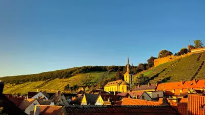 Ein allgemeiner Bergblick oder ein Berglick von der Ferienwohnung aus