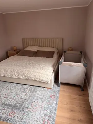 Ein Bett oder Betten in einem Zimmer der Unterkunft Apartment mit Mainblick 15 Min vom FFM-Airport