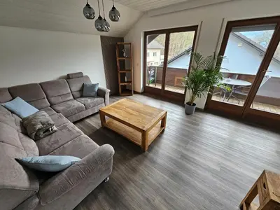 Ein Sitzbereich in der Unterkunft Ferienwohnung am Heuberg