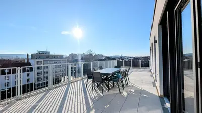 Ein Balkon oder eine Terrasse in der Unterkunft Velaris - Stilvolle Lofts & Penthouses - Premium Wohnen mit Parkplatz & Workstations