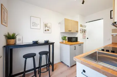 Küche/Küchenzeile in der Unterkunft Moderne, ruhige Wohnung mit Parkplatz
