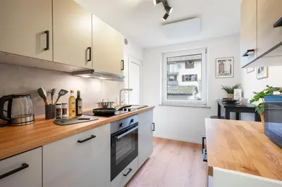Küche/Küchenzeile in der Unterkunft Moderne, ruhige Wohnung mit Parkplatz