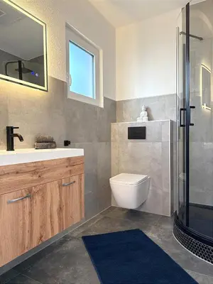 Ein Badezimmer in der Unterkunft Neue moderne Monteurwohnung