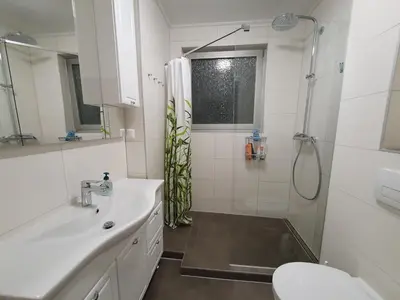 Ein Badezimmer in der Unterkunft Zentrales, charmantes Zimmer direkt an der Universitätsklinik Mainz