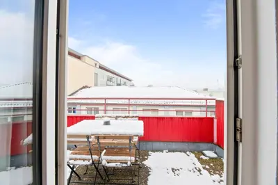 Ein Balkon oder eine Terrasse in der Unterkunft Kingsize Bett, Balkon, Arbeitsplatz, Netflix