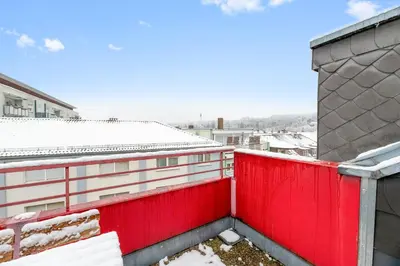 Ein Balkon oder eine Terrasse in der Unterkunft Kingsize Bett, Balkon, Arbeitsplatz, Netflix
