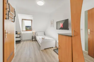 TV/Unterhaltungsangebot in der Unterkunft Monteur Apartments Heilbronn City - LOW BUDGET, PARKING, WIFI, SMART TV NEW