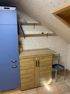 Küche/Küchenzeile in der Unterkunft klimatisiere Dachwohnung in Weinsberg-Gellmersbach
