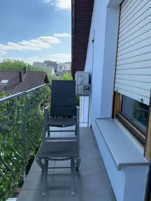 Ein Balkon oder eine Terrasse in der Unterkunft klimatisiere Dachwohnung in Weinsberg-Gellmersbach